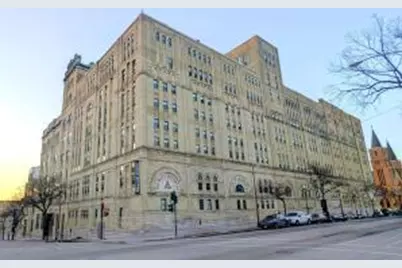 270 E Highland Ave, Milwaukee, WI 53202 - Photo 1