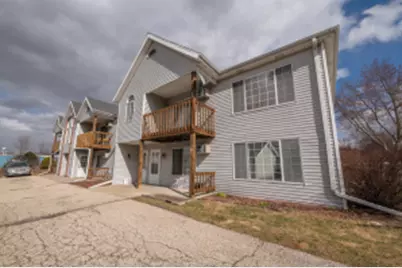 526  Root Ave, Hartford, WI 53027 - Photo 1