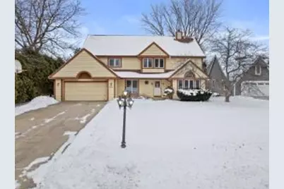 W164N11136  Kings Way, Germantown, WI 53022 - Photo 1