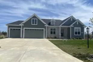 10588 N Coneflower Ct, Mequon, WI 53097 - Photo 1