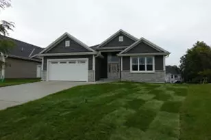1130 Oxbow Ct, Pewaukee, WI 53072 - Photo 1