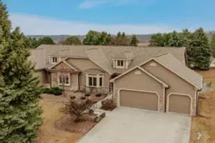 N19W28929 Golf Ridge, Delafield, WI 53072 - Photo 1