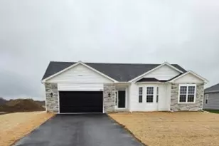 411 Canterbury Ct, Williams Bay, WI 53191 - Photo 1