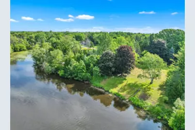 12345 N East Shoreland Dr, Mequon, WI 53092 - Photo 1