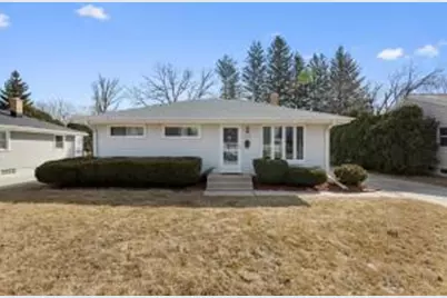 W169N8506  Sheridan Dr, Menomonee Falls, WI 53051 - Photo 1