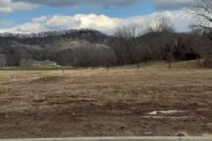 2721 Beyer Rd, Holmen, WI 54636 - Photo 1