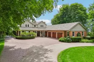 7152 N Beach Dr, Fox Point, WI 53217 - Photo 1