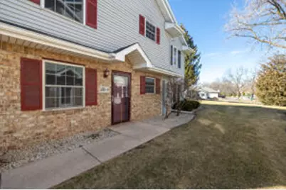328  Kettle Moraine Dr, Slinger, WI 53086 - Photo 1