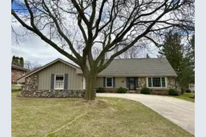 4560 S Raven Ln, New Berlin, WI 53151 - Photo 1