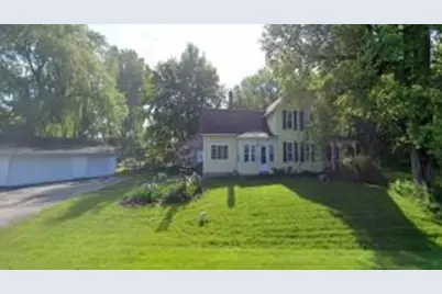 5500  Hilldale Dr, Hartford, WI 53086 - Photo 1