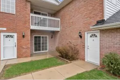 W241N2567 E Parkway Meadow Cir, Pewaukee, WI 53072 - Photo 1