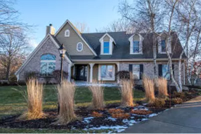 W295N1750  Prairiewood Ct, Delafield, WI 53072 - Photo 1