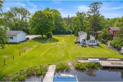 2730  Nagawicka Ave, Delafield, WI 53018 - Photo 1