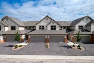 165 Aerie Cir, Brookfield, WI 53045 - Photo 1