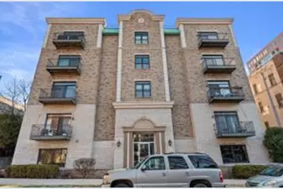 1812 E Lafayette Pl, Milwaukee, WI 53202 - Photo 1