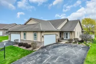 342 Oak Hill Cir, Racine, WI 53105 - Photo 1