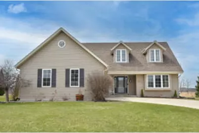 319 S Maple Ln, Saukville, WI 53080 - Photo 1