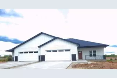 1343  Scenic Pointe Ct, Hartford, WI 53027 - Photo 1