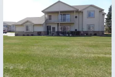 833 E Loos St, Hartford, WI 53027 - Photo 1