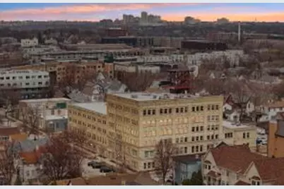 904 E Pearson St, Milwaukee, WI 53202 - Photo 1