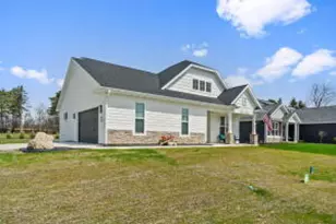 N102W6612 Susan Ln, Cedarburg, WI 53012 - Photo 1