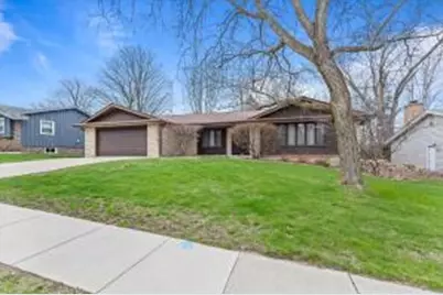 162  Laurel Dr, West Bend, WI 53095 - Photo 1