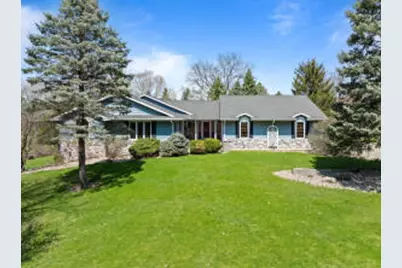 2026  Huntington Pl, Delavan, WI 53115 - Photo 1