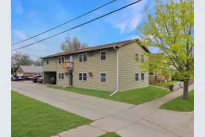 627  10th St, La Crosse, WI 54601 - Photo 1