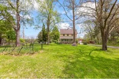 112 S Cushing Park Rd, Delafield, WI 53018 - Photo 1