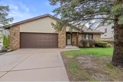 416  Lindenwood Dr, Hartland, WI 53029 - Photo 1