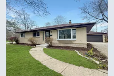 N87W18096  Queensway -, Menomonee Falls, WI 53051 - Photo 1