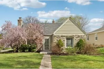 11224 W Wisconsin Ave, Wauwatosa, WI 53226 - Photo 1