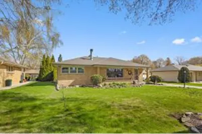 7822 W Manitoba St, West Allis, WI 53219 - Photo 1