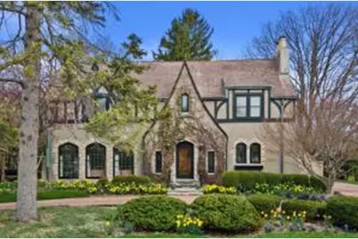 312 N Vincennes Cir, Racine, WI 53402 - Photo 1