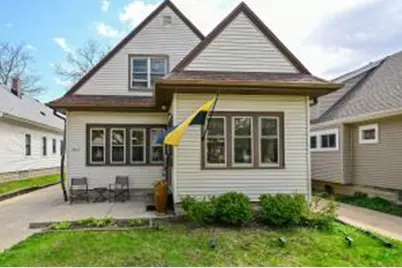 5613 W Notre Dame Ct, Milwaukee, WI 53208 - Photo 1