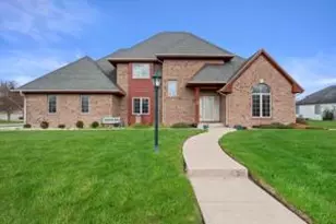 135 Emerald Dr, Racine, WI 53406 - Photo 1