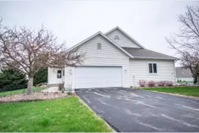 859  Bridlewood Dr, Hartford, WI 53027 - Photo 1