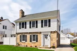 1022 N 13th St, Manitowoc, WI 54220 - Photo 1