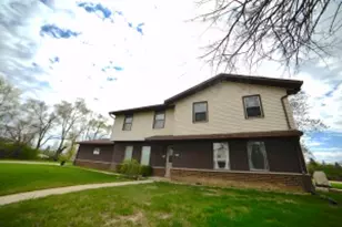 7573 S 75th St, Franklin, WI 53132 - Photo 1