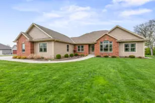 W279N8663 Twin Pine Cir, Lisbon, WI 53029 - Photo 1