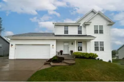 423  Parkview Dr, Johnson Creek, WI 53038 - Photo 1