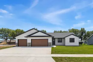 1916 Golden Gate Wy, Holmen, WI 54636 - Photo 1