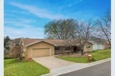 926  Cliffwood Ln, La Crosse, WI 54601 - Photo 1