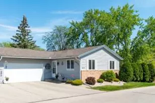 3446 Woodbridge Ct, La Crosse, WI 54601 - Photo 1