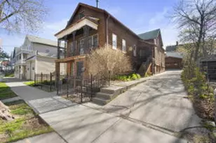 1806 N Arlington Pl, Milwaukee, WI 53202 - Photo 1