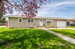 718 Tillman Dr, Onalaska, WI 54650 - Photo 1