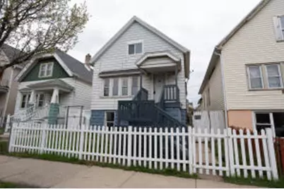 2462 S 9th St, Milwaukee, WI 53215 - Photo 1