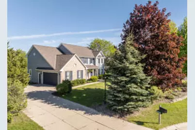 N49W15945  Caitlin Ct, Menomonee Falls, WI 53051 - Photo 1
