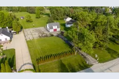 8646 S 35th St, Franklin, WI 53132 - Photo 1