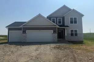 400 Ridgeview Ct, Lake Mills, WI 53551 - Photo 1